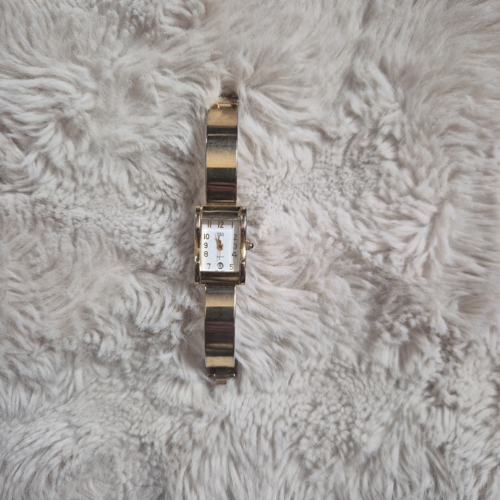 Womens GVII Watch Wristwatch Gold Tone Modern Contemporary Sleek Chic Office ✨️